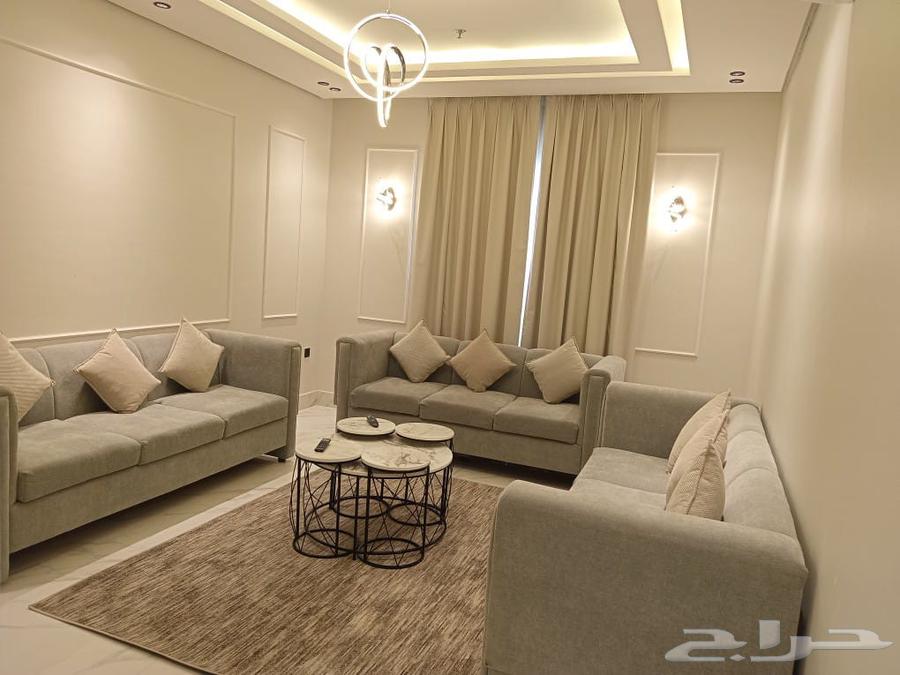 شقة 28 غرف في الحمرا 8