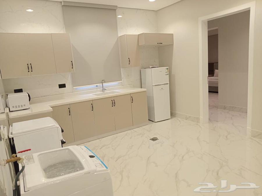 شقة 28 غرف في الحمرا 9