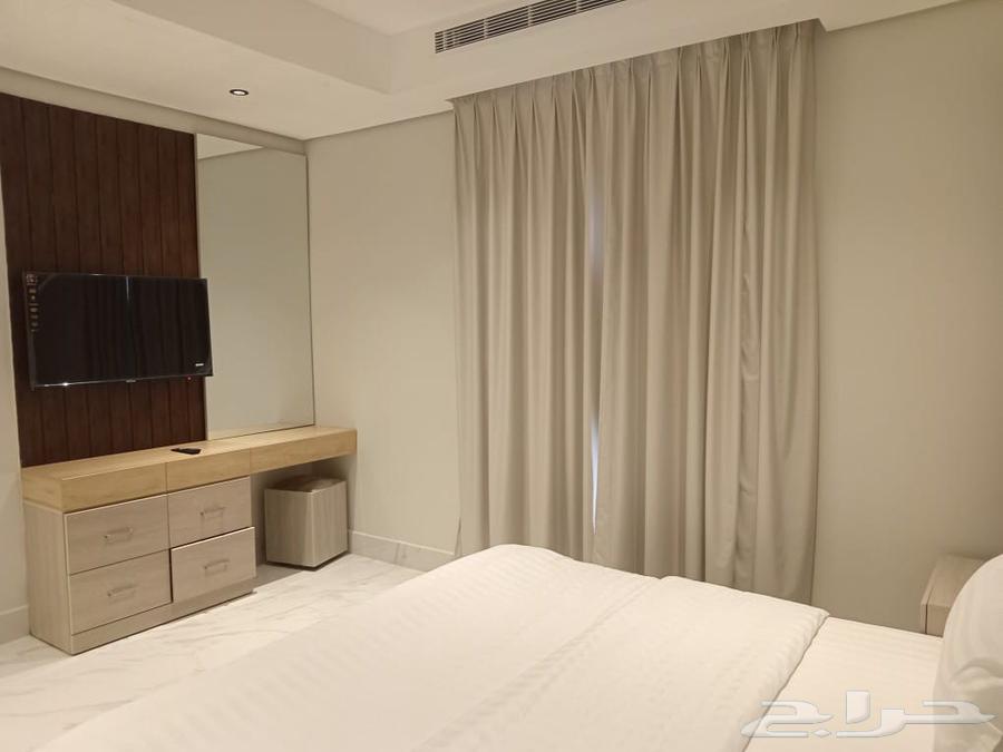شقة 28 غرف في الحمرا 10