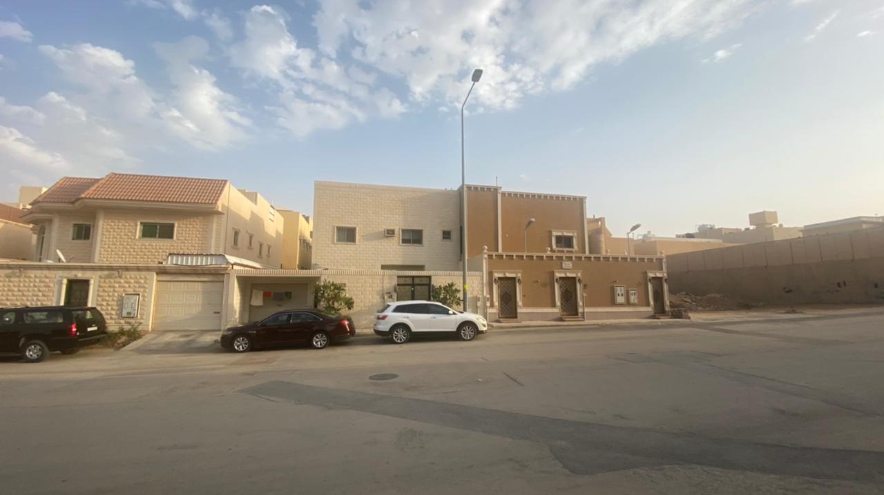 فيلا  في الشهداء 13