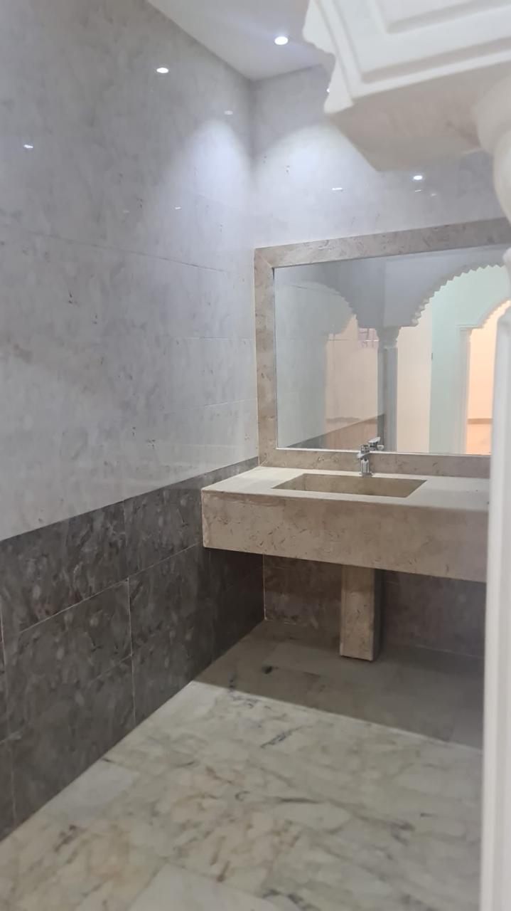 فيلا  في الشهداء 4