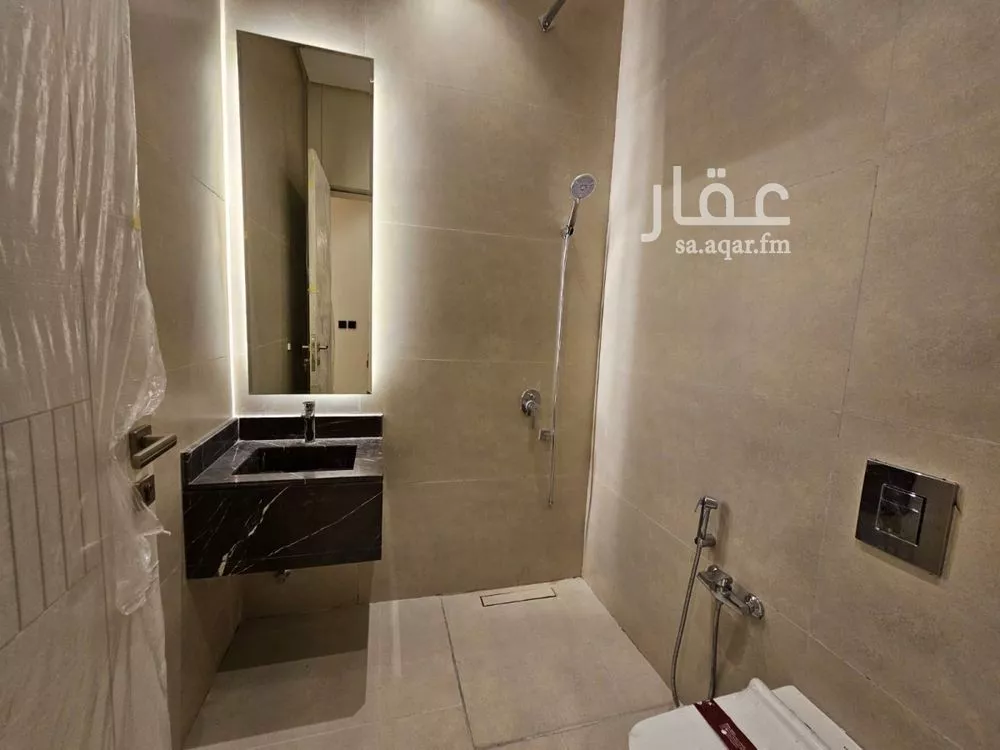 شقة 4 غرف في الرمال 9