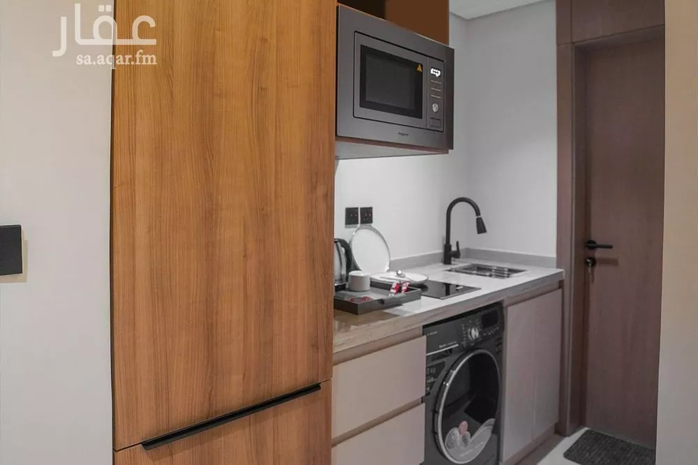 شقة 1 غرف في الملقا 7