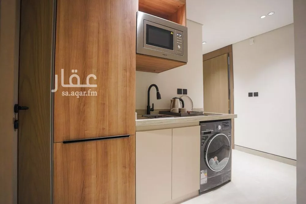 شقة 1 غرف في الملقا 6