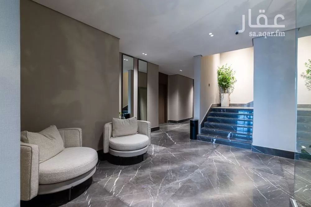 شقة 1 غرف في الملقا 8