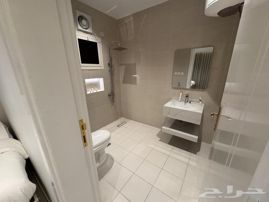 شقة 3 غرف في الظاهرة 10