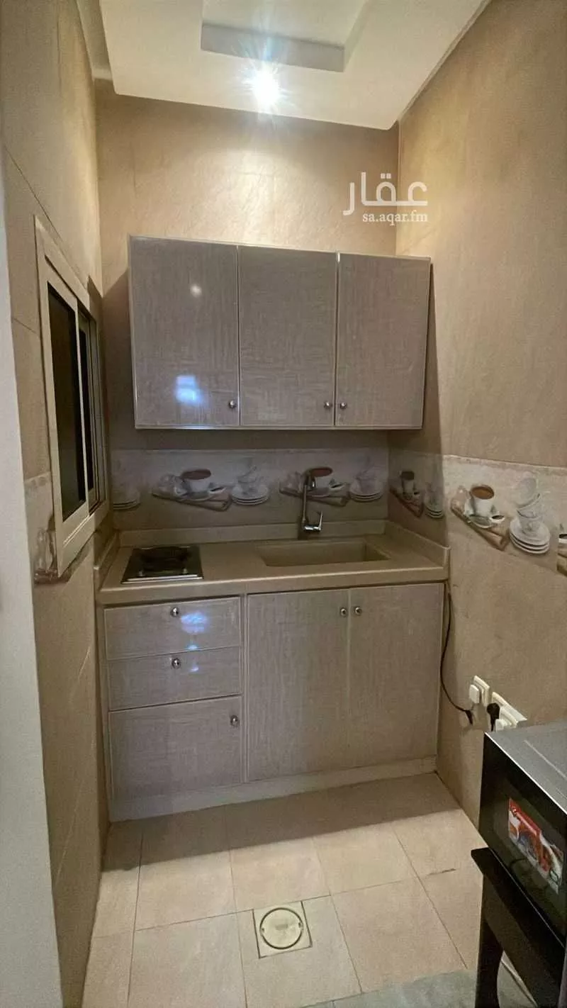 1652 sqm building in Al Yarmouk 2