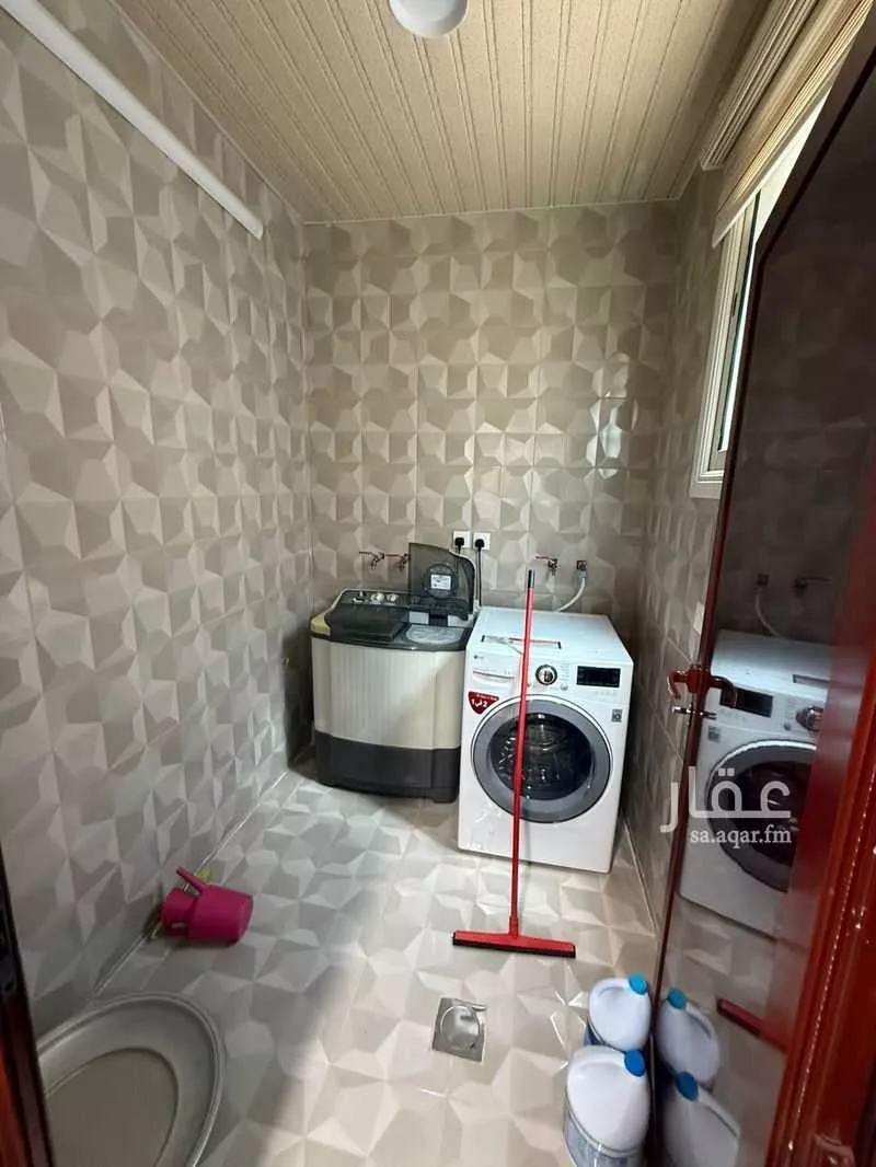 فيلا 5 غرف في عرقة 11