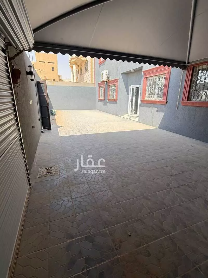 فيلا 5 غرف في عرقة 17