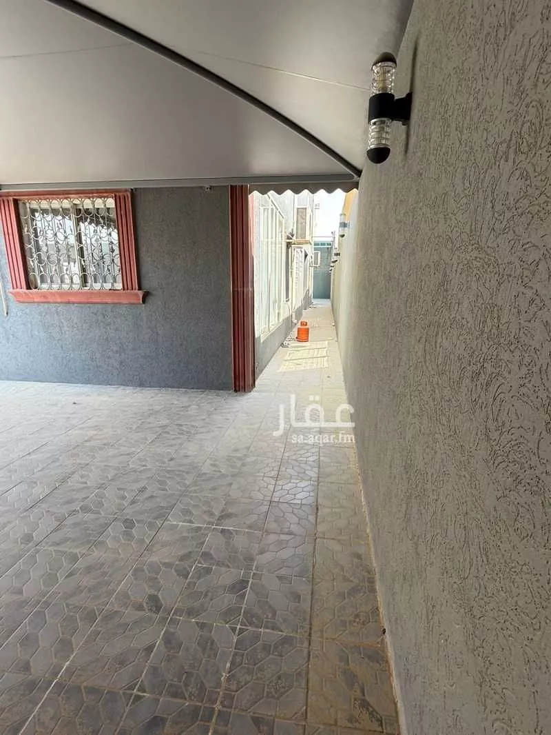 فيلا 5 غرف في عرقة 18