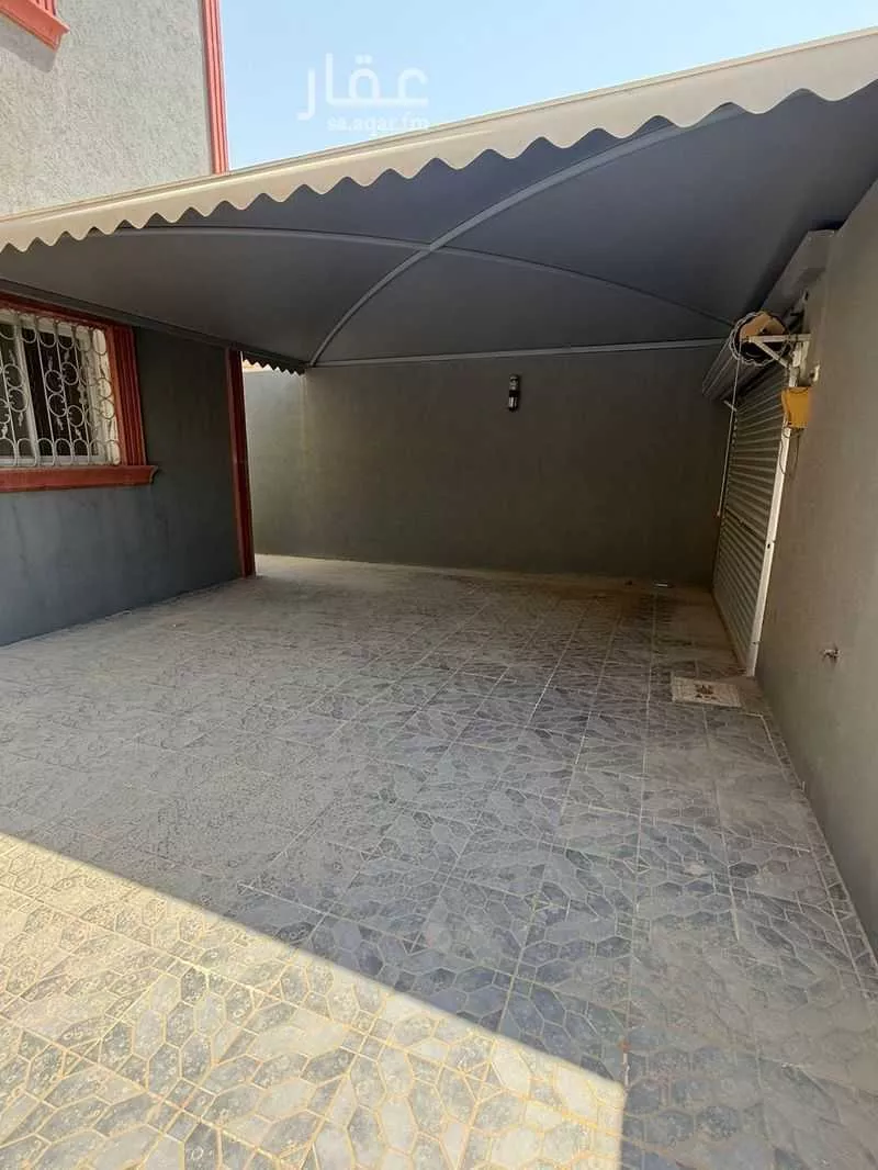 فيلا 5 غرف في عرقة 19