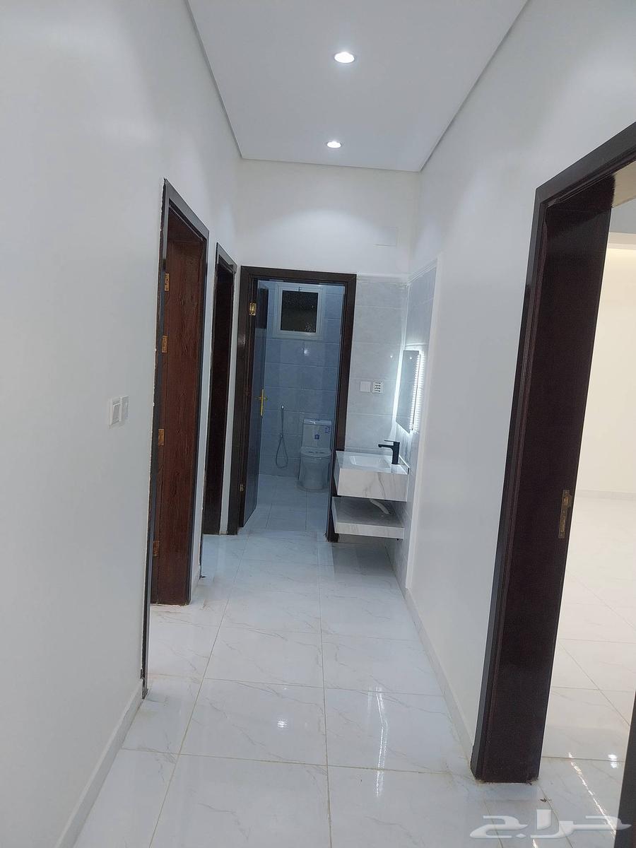 شقة 5 غرف في الملك فهد 3