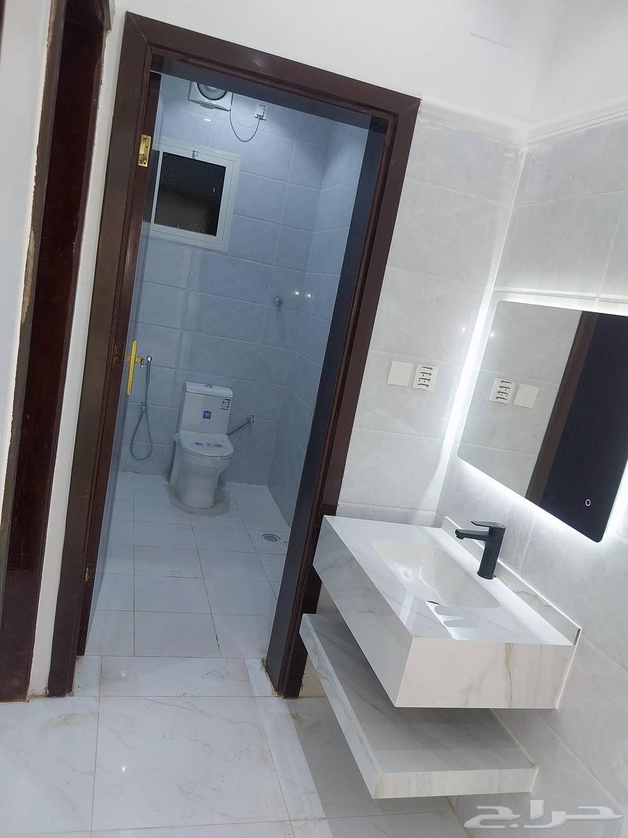 شقة 5 غرف في الملك فهد 6