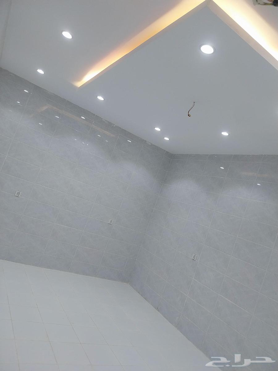 شقة 5 غرف في الملك فهد 8