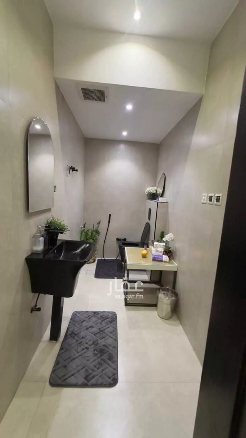 فيلا 6 غرف في الملقا 8