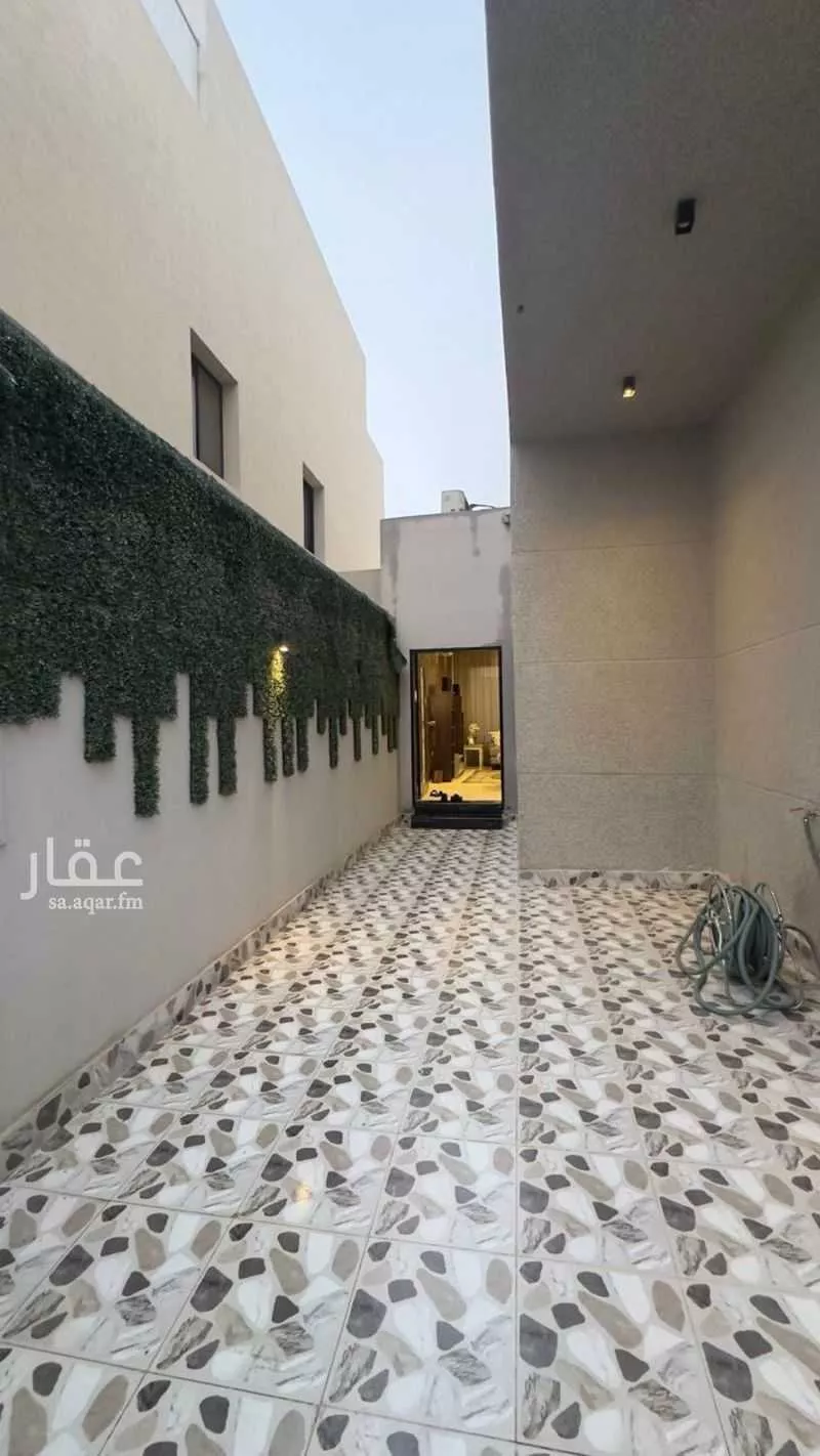 فيلا 6 غرف في الملقا 9