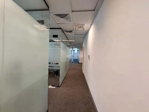 مكتب 400 م² في العليا 12