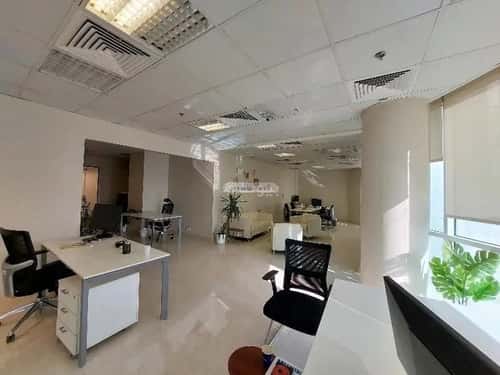 مكتب 400 م² في العليا 14