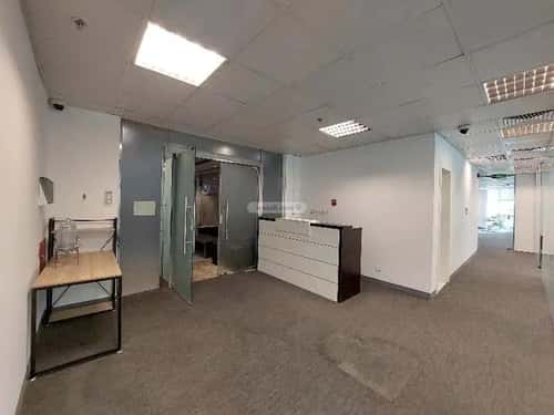 مكتب 400 م² في العليا 8