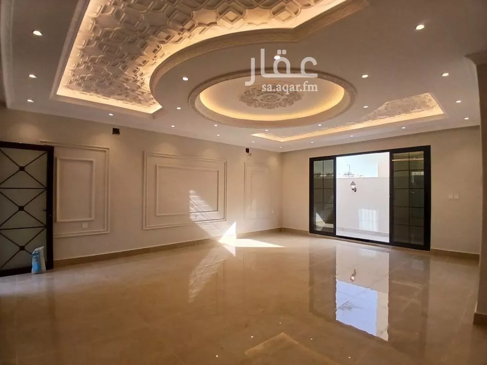 فيلا 8 غرف في الشراع 2