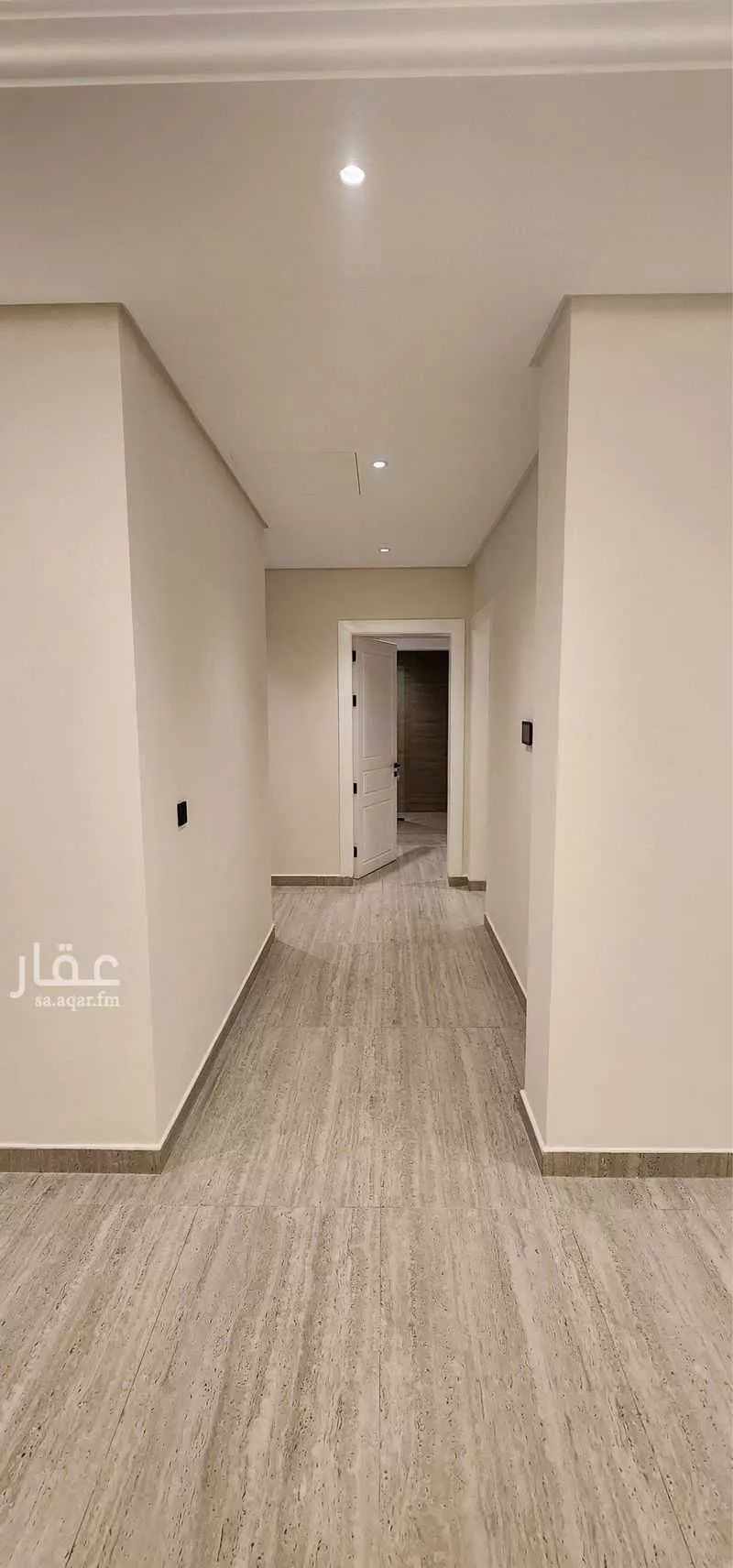 شقة 3 غرف في العقيق 5
