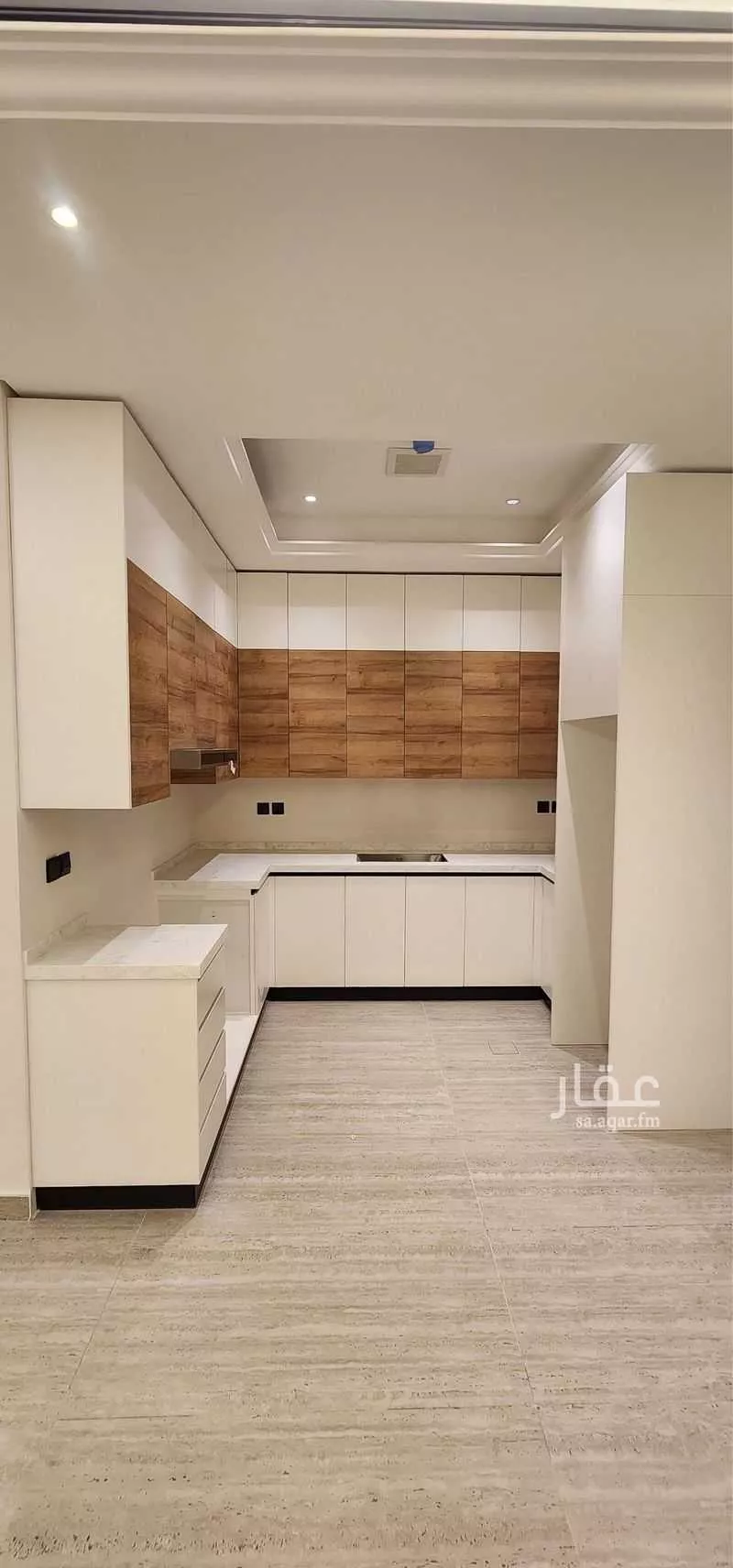 شقة 3 غرف في العقيق 8