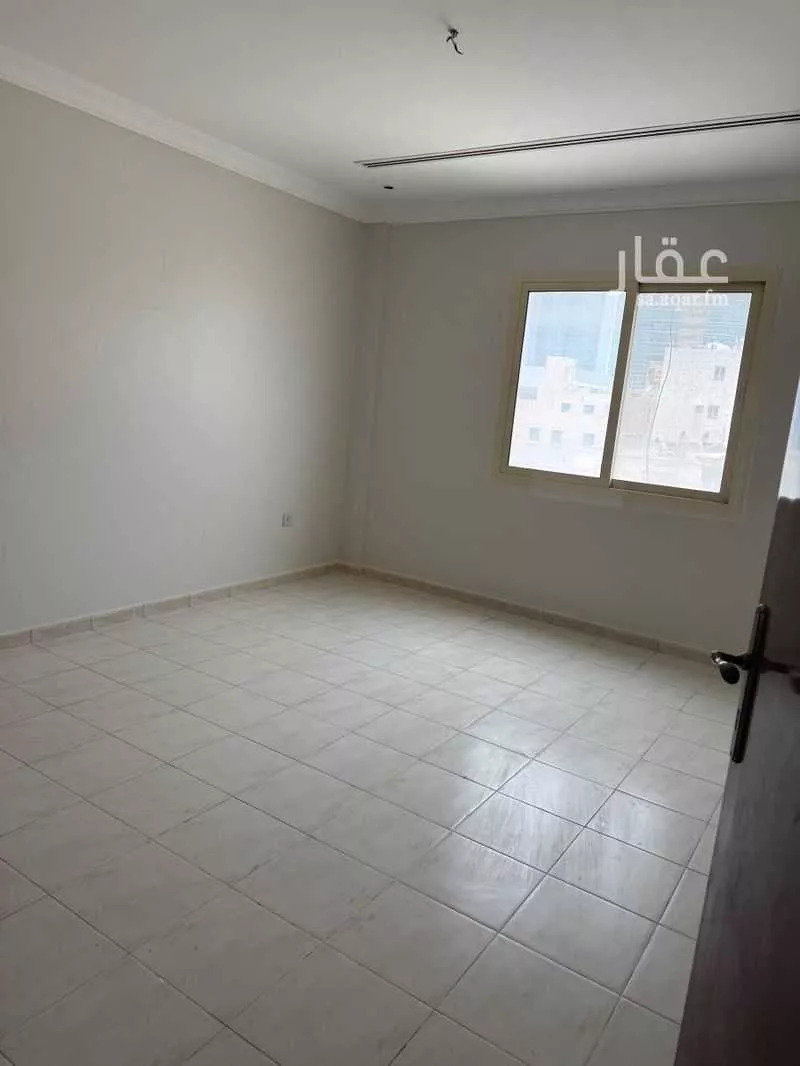 2 bedroom apartment in Al Bandariyah 4