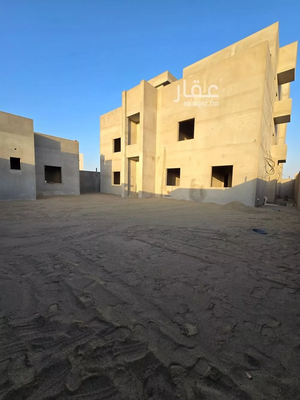 900 sqm building in Az Zomorod 4