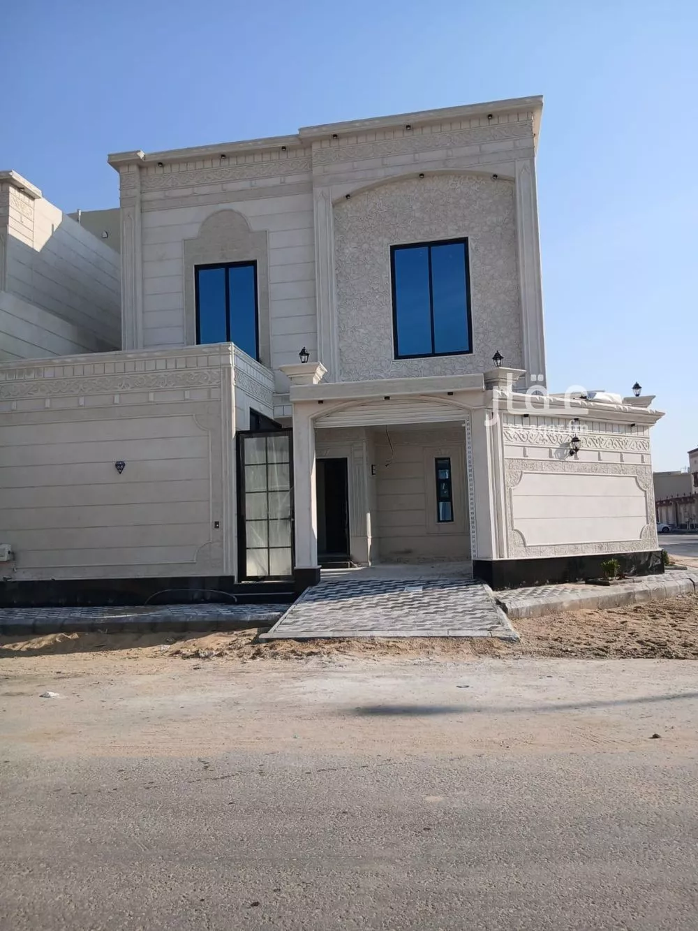 فيلا 9 غرف في ضاحية الملك فهد 2