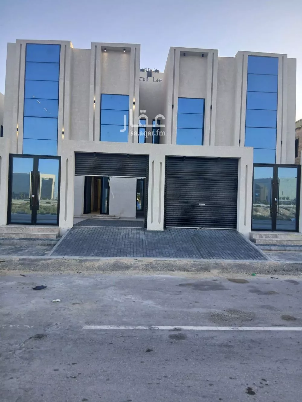 فيلا 8 غرف في الشرق 2