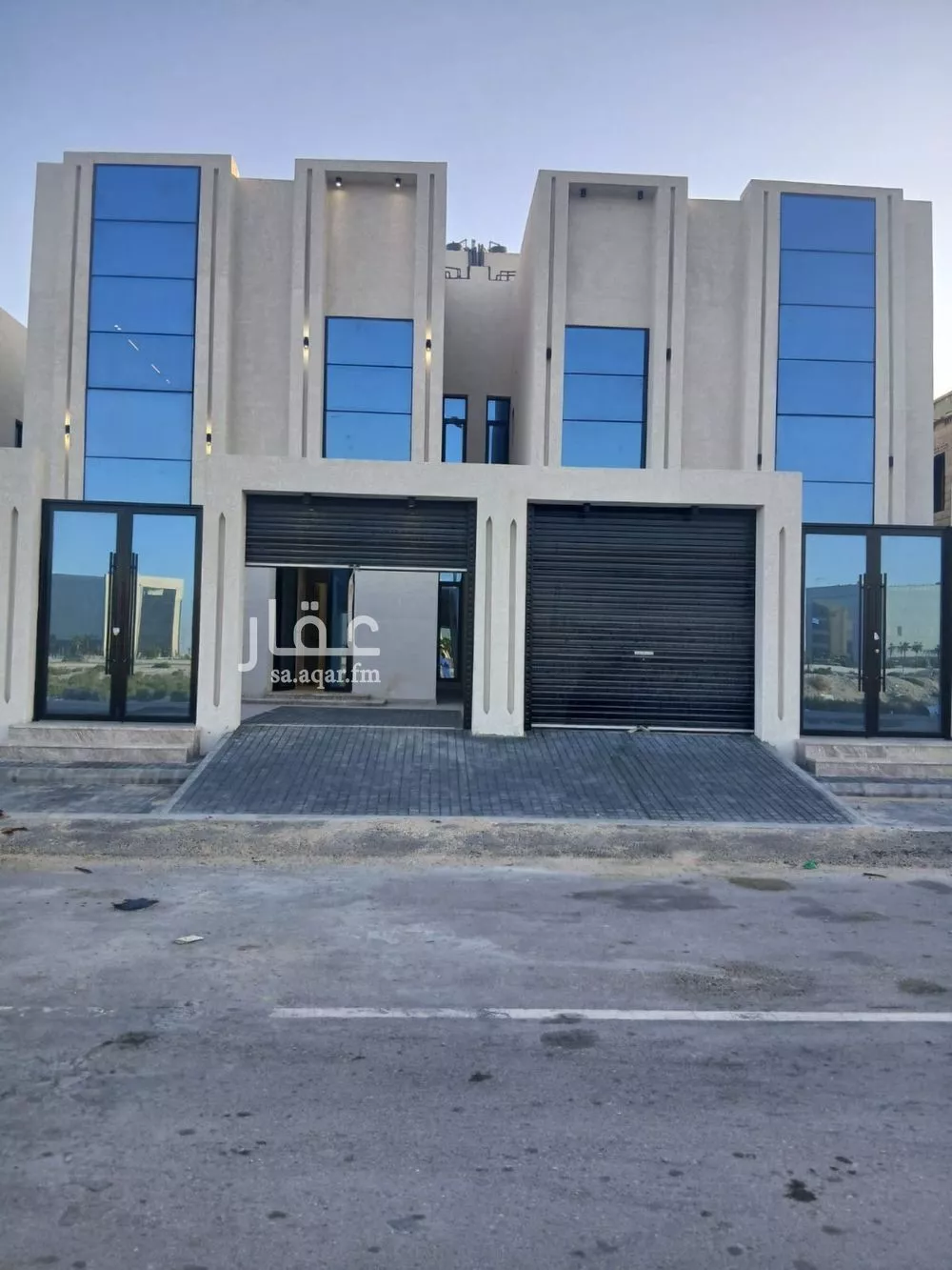 فيلا 8 غرف في الشرق 3