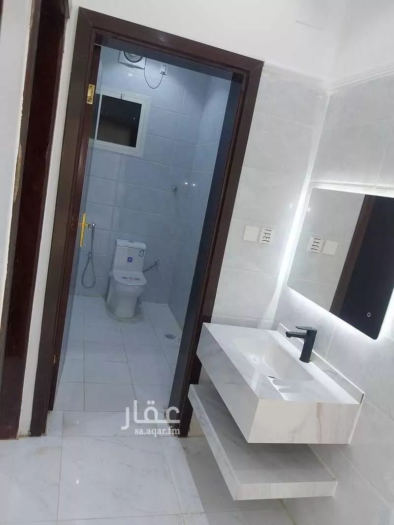 شقة 5 غرف في الملك فهد 8