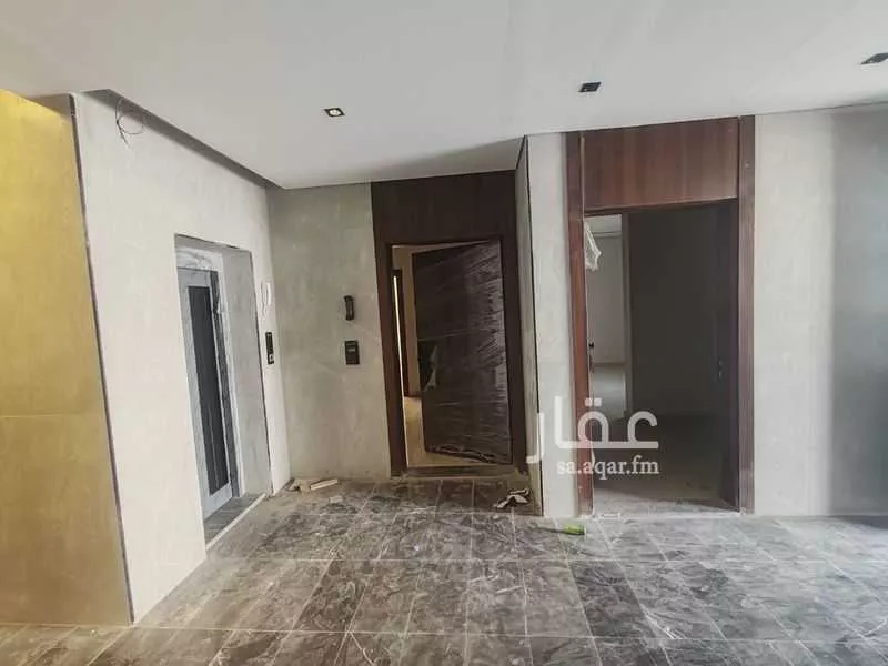 5 bedroom apartment in King Fahd 2