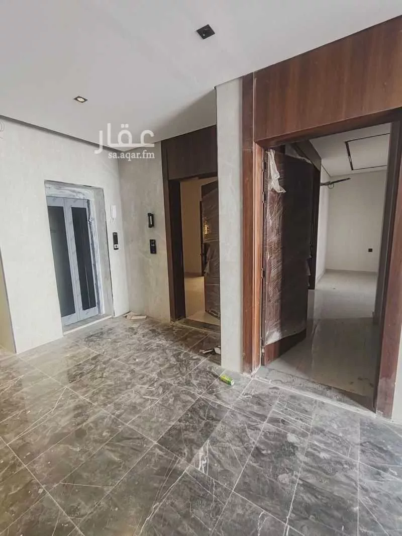 5 bedroom apartment in King Fahd 3