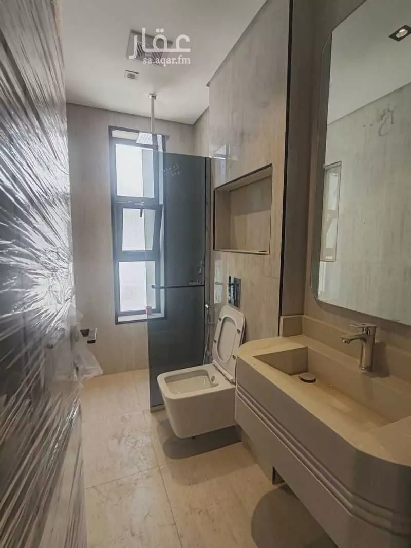 5 bedroom apartment in King Fahd 4