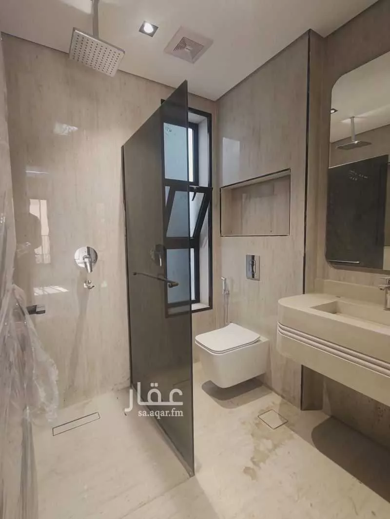 5 bedroom apartment in King Fahd 6