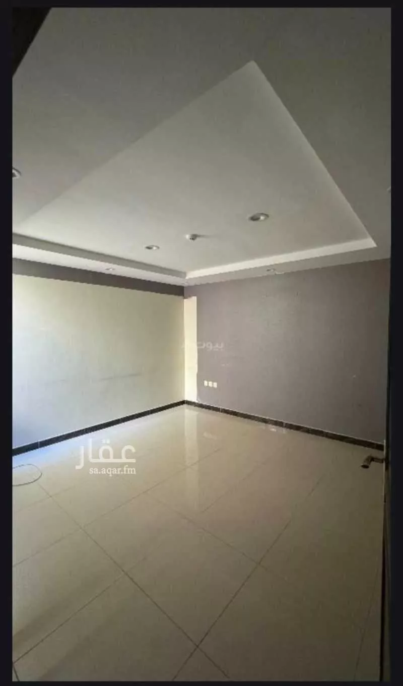 مكتب 1050 م² في الملقا 5