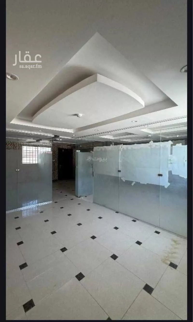 مكتب 1050 م² في الملقا 8