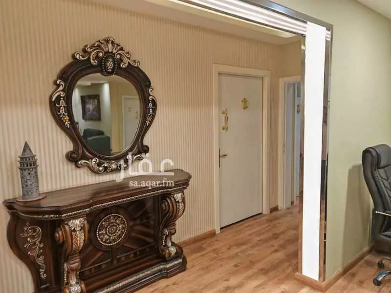 مكتب 3950 م² في الورود 2