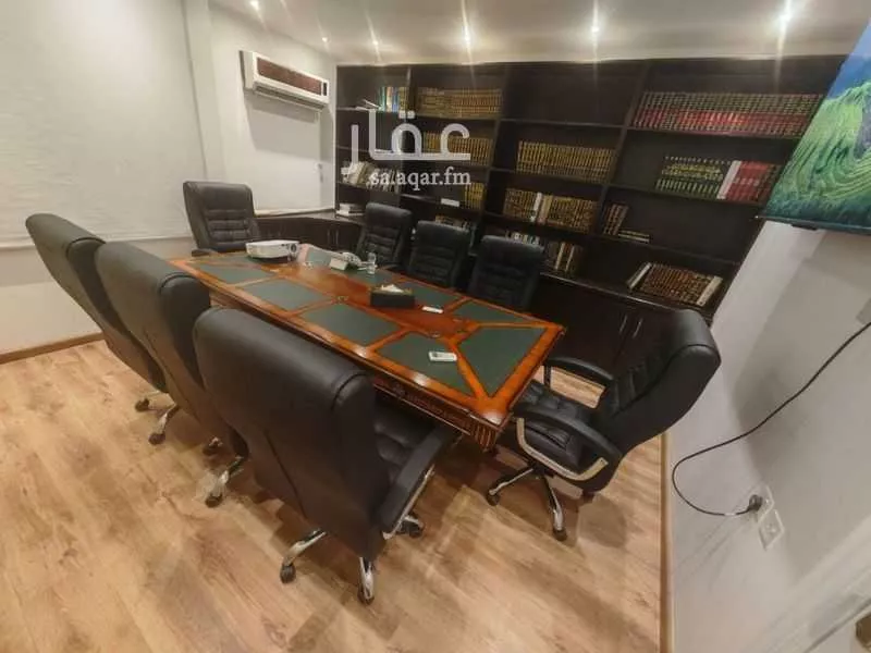 مكتب 3950 م² في الورود 3