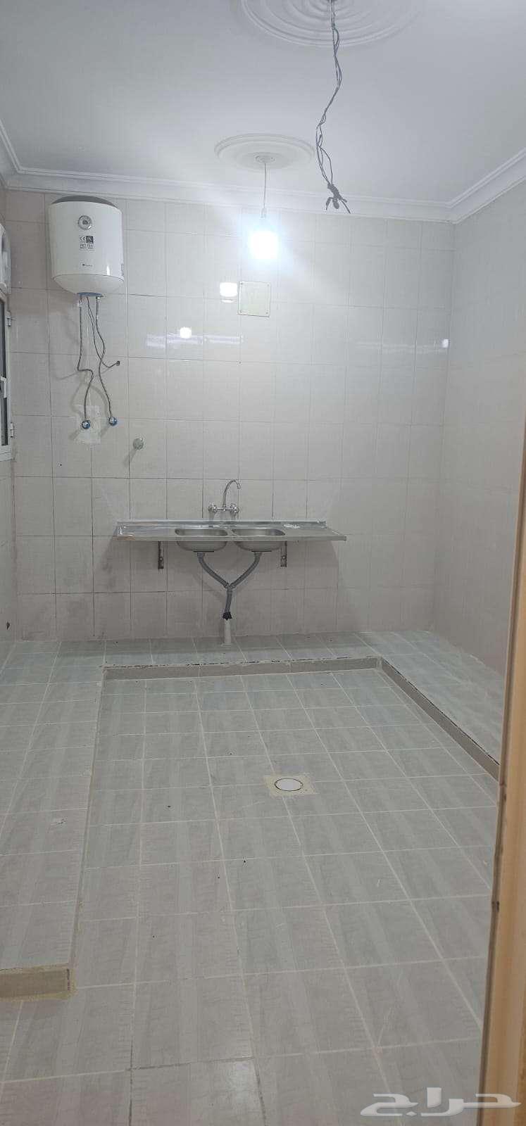 شقة 3 غرف في النظيم 12