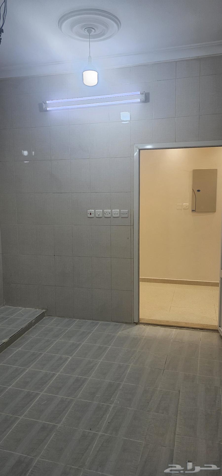 شقة 3 غرف في النظيم 15