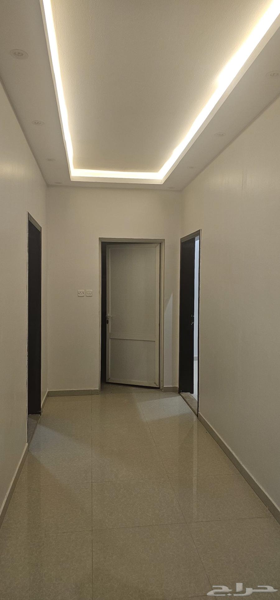 شقة 3 غرف في النظيم 18