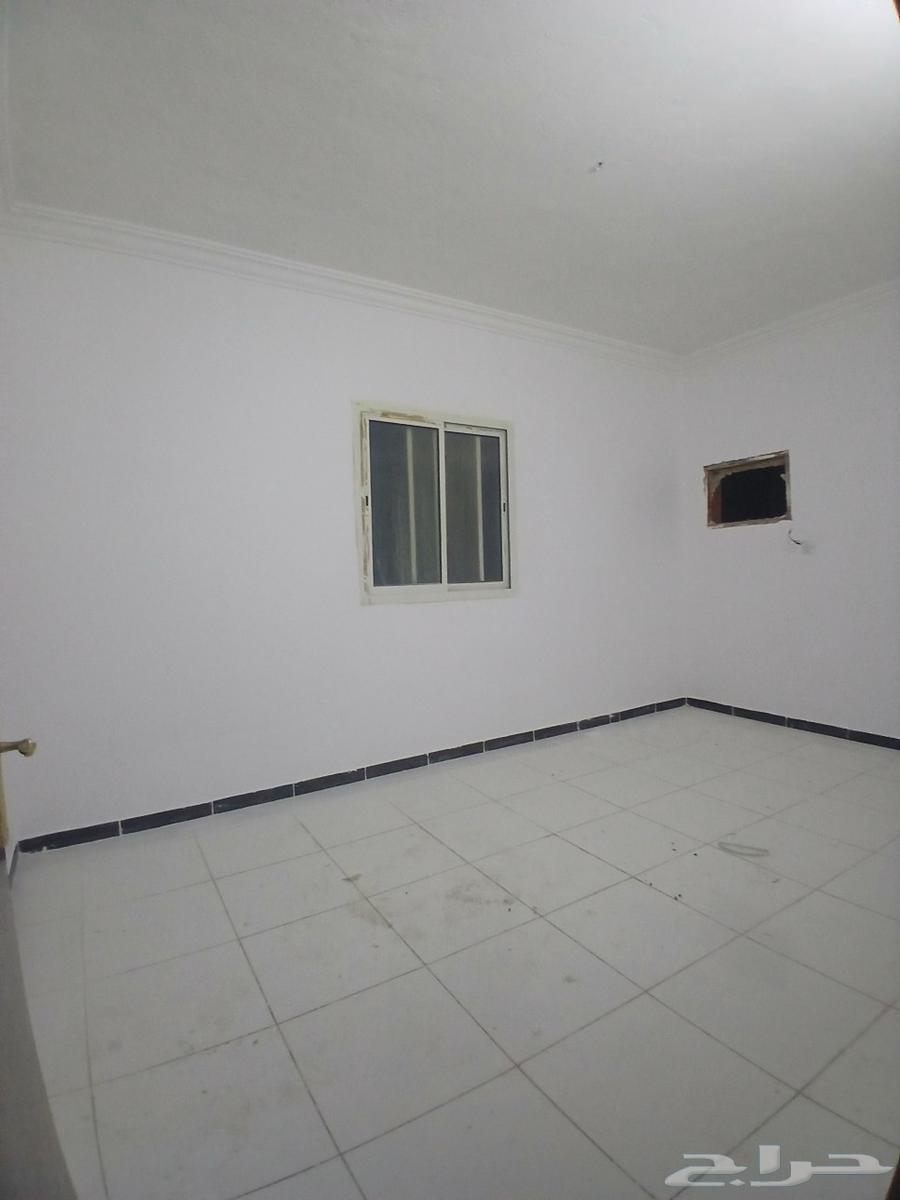 شقة 3 غرف في الرمال 2