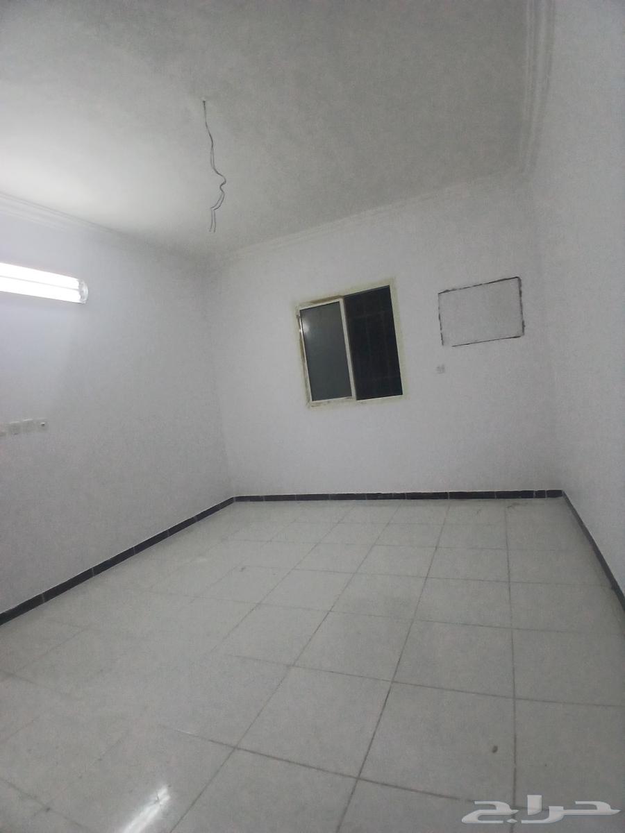 شقة 3 غرف في الرمال 3