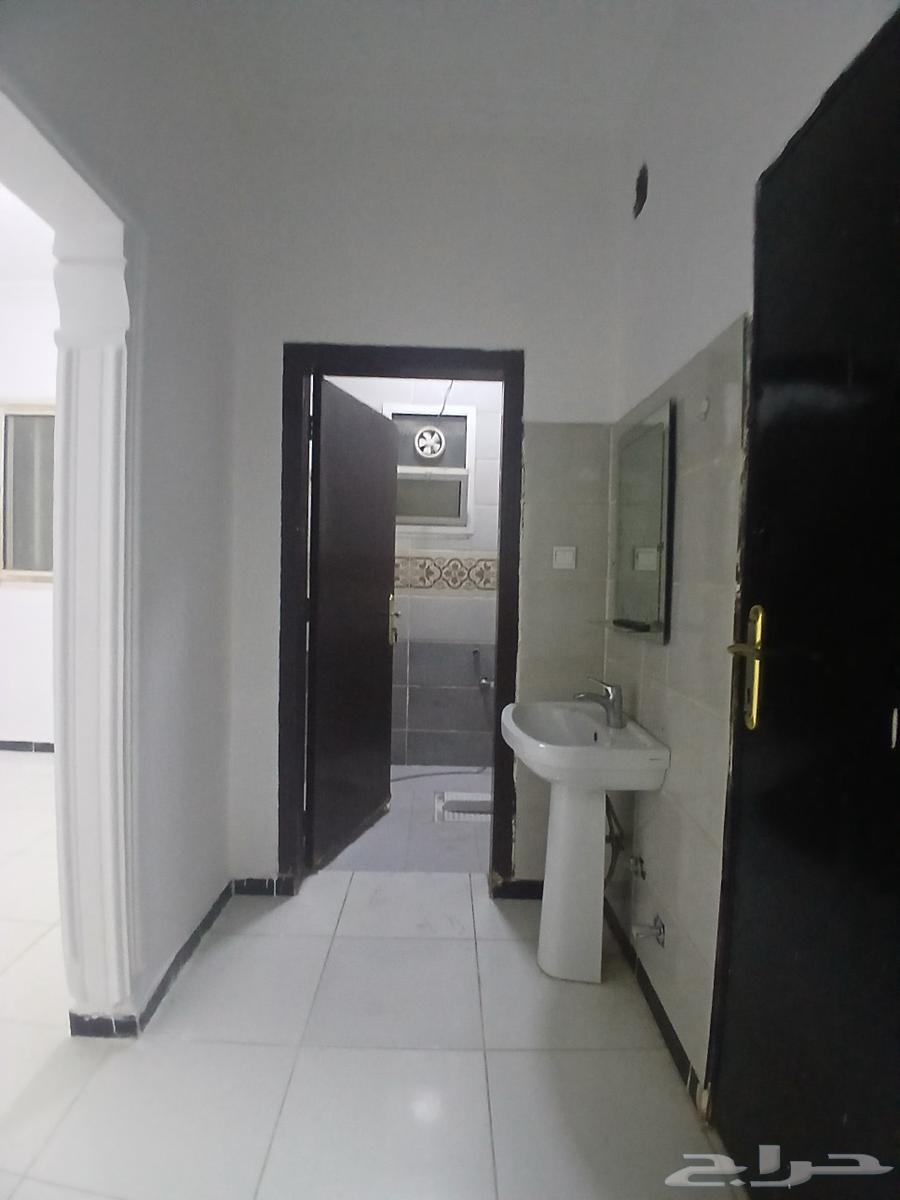 شقة 3 غرف في الرمال 5