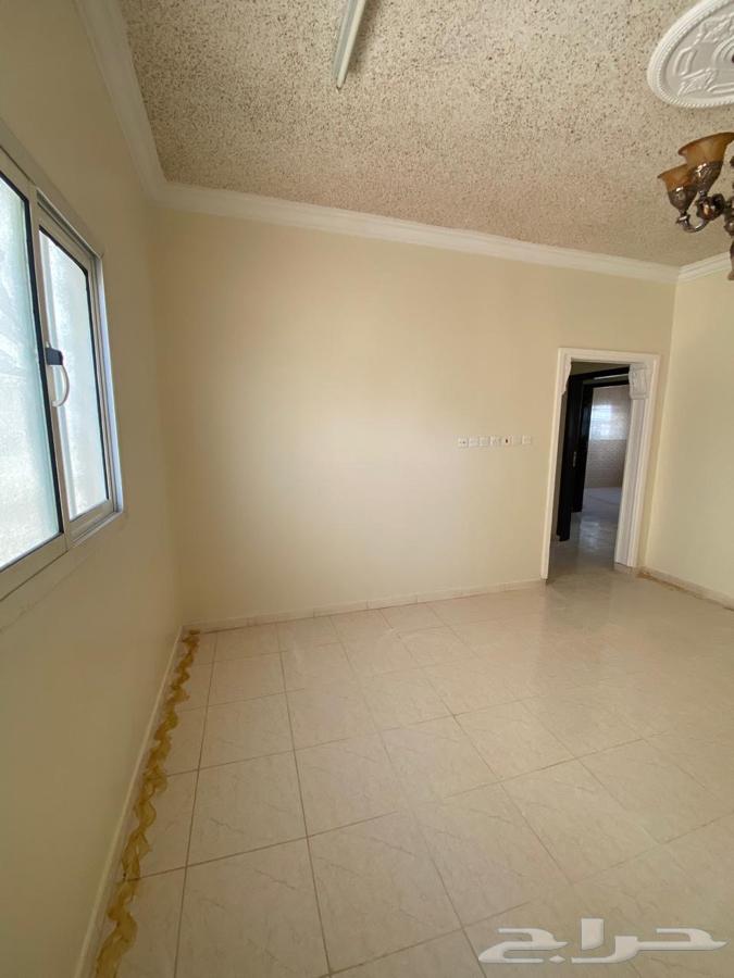 شقة 5 غرف في الرمال 15