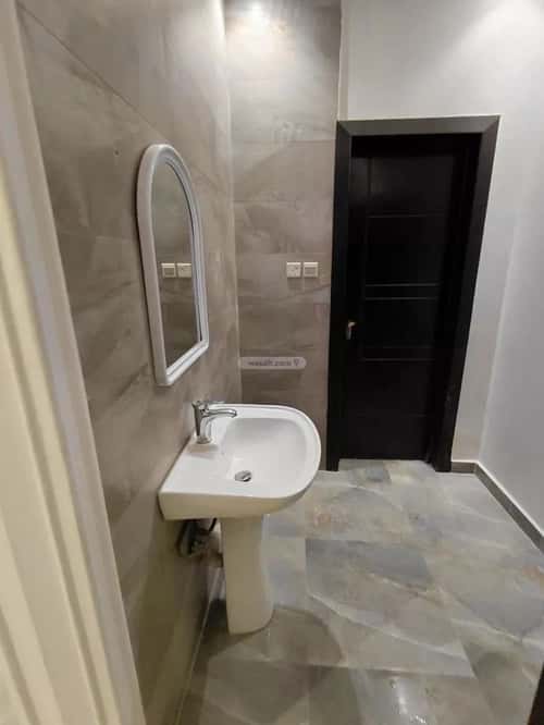 شقة 1 غرف في الملقا 4