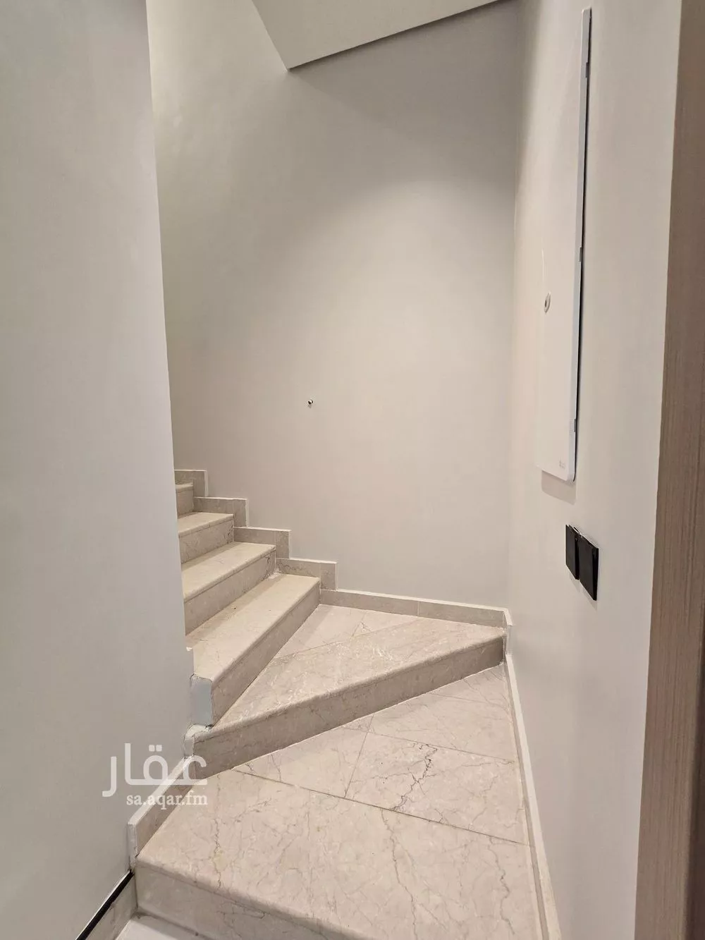 فيلا 5 غرف في الجنادرية 6