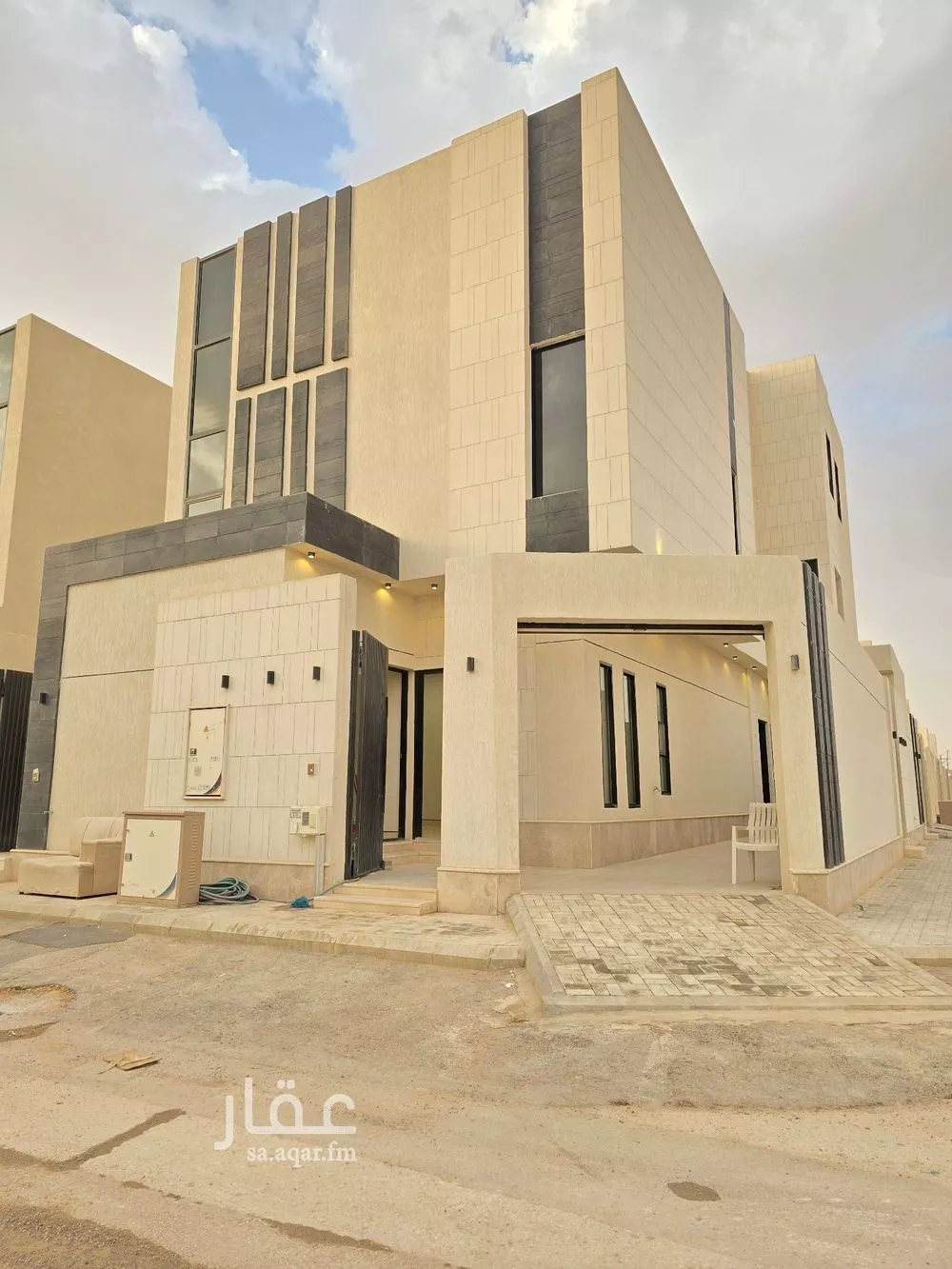 فيلا 5 غرف في الجنادرية 7